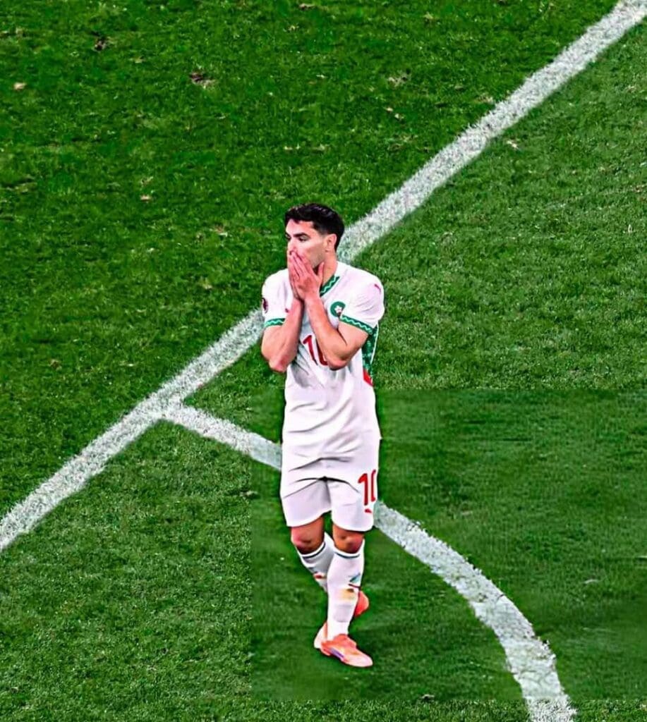 Alors qu'on joue la 15ème minute du temps additionnel de la finale Sénégal-Maroc et que le score est toujours nul et vierge, l'attaquant 