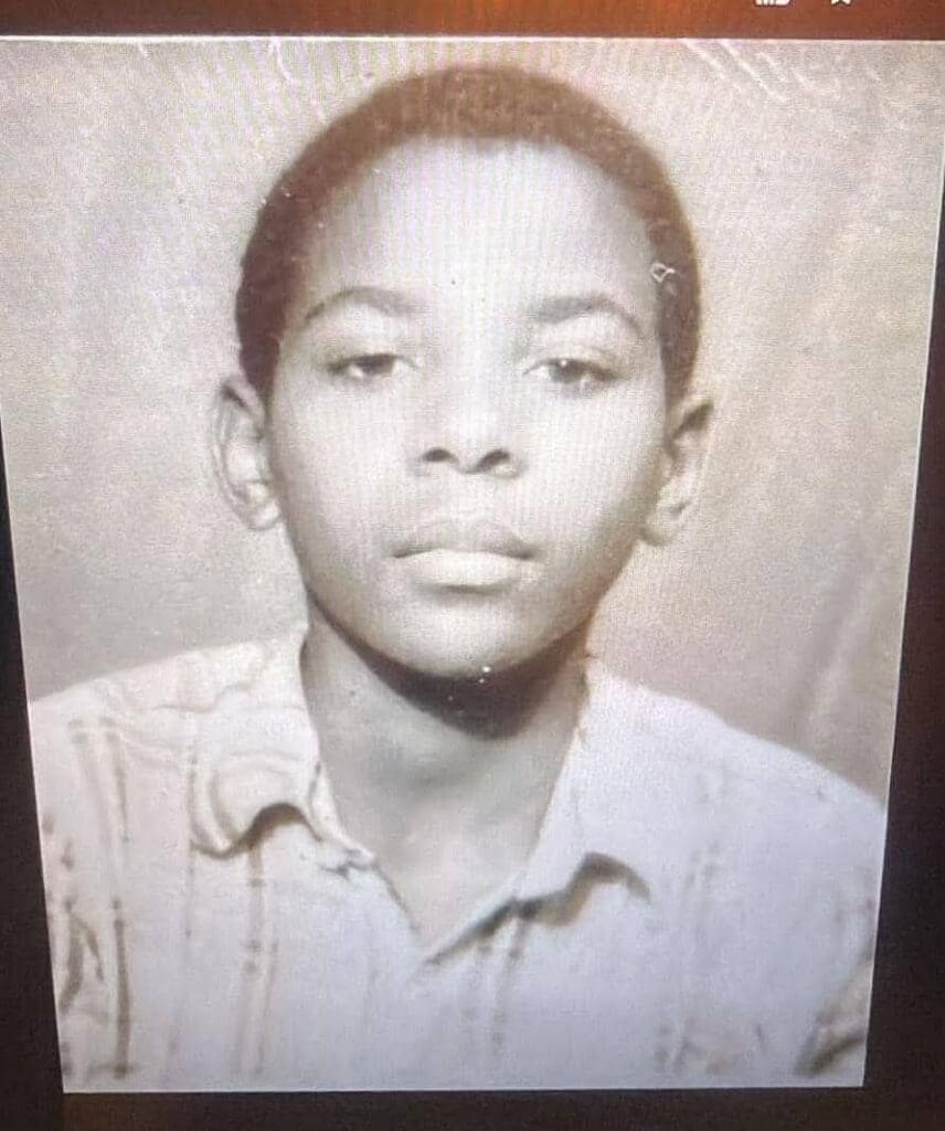 Simon Patrice Minko’o Minko’o, plus connu sous le nom de Koppo, est bien plus qu’un rappeur : c’est un miroir de la société camerounaise. 