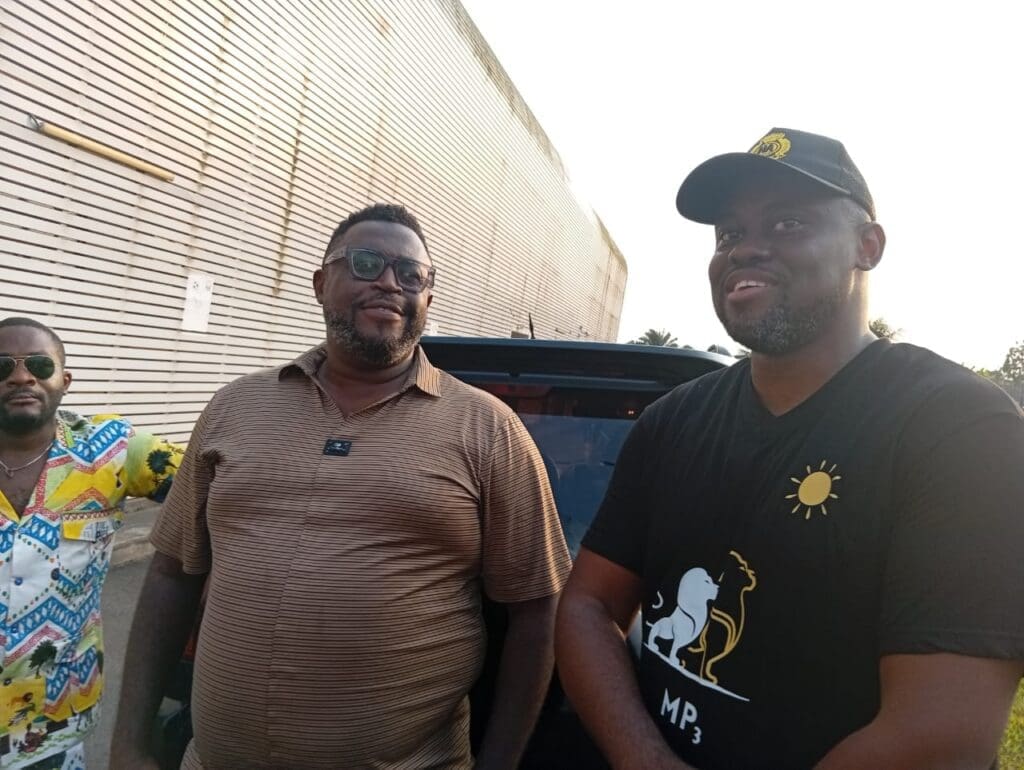 Dynamo de Douala renverse l’AS Fortuna 4-2 : Hiram Samuel Iyodi célèbre une victoire historique