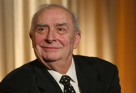 Le comédien et réalisateur franco-camerounais Thomas Ngijol vient d’inscrire son nom dans l’histoire du cinéma policier français. À 