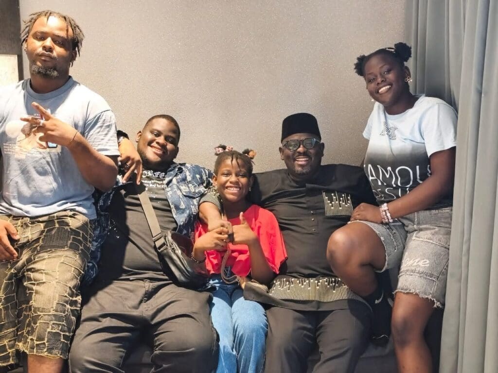 "Dire que ton père est musicien et que tu veux faire de la musique, c'est un pari très risqué", Jefferson, fils de Tony Nobody