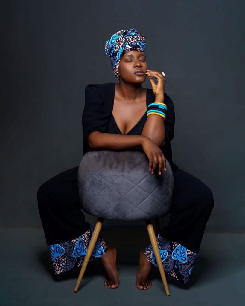 Joyce Babatunde : Finaliste du Prix Découverte RFI, valeur sûre de la musique camerounaise