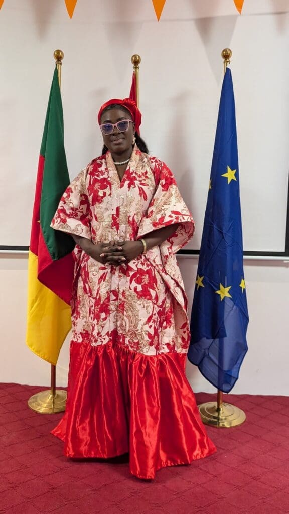 À 41 ans, Nicaise Appolonie Ngono, basée à Yaoundé, s’impose comme l’une des figures majeures de la valorisation et de l’autonomisation des femmes rurales au Cameroun.