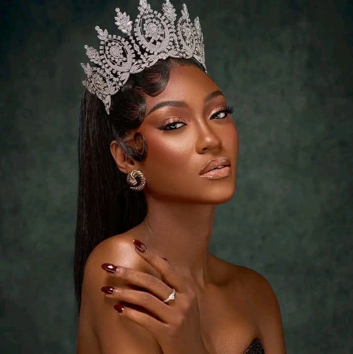 À l’ère du numérique, la visibilité est devenue une arme à double tranchant. Pour de nombreuses femmes camerounaises évoluant 