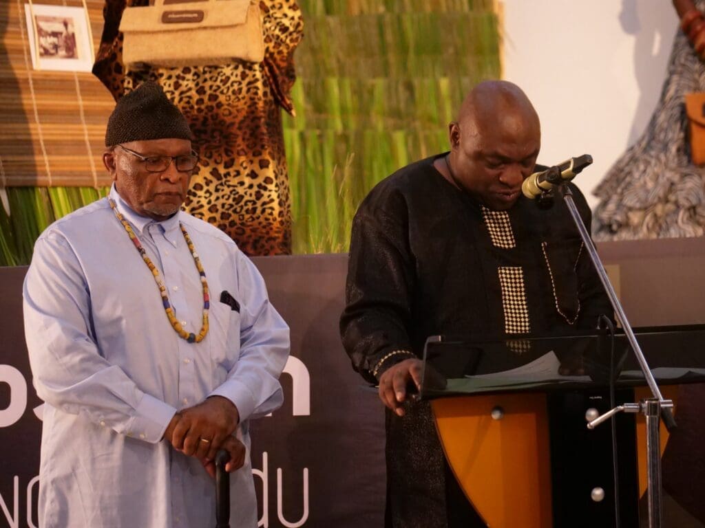 À l’occasion du vernissage de l’exposition « Indépendance du Cameroun, libérons la mémoire », organisée par La Route des Chefferies, autorités 