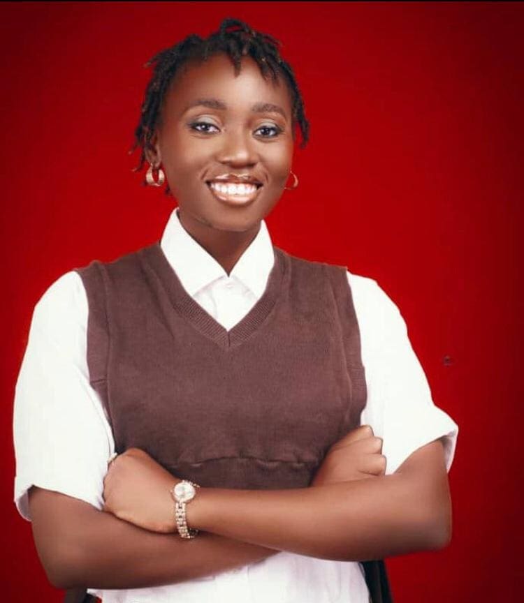 Dans le paysage médiatique camerounais, Badal Fohmoh publie son ouvrage Blogueuse et debout, un récit engagé qui retrace son 