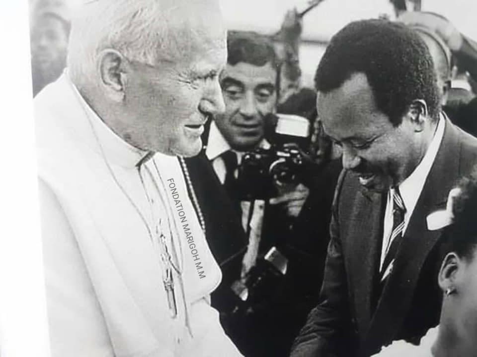 De Jean-Paul II à Benoît XVI : retour sur les grandes visites papales au Cameroun, à la veille de l’arrivée du Pape Léon XIV