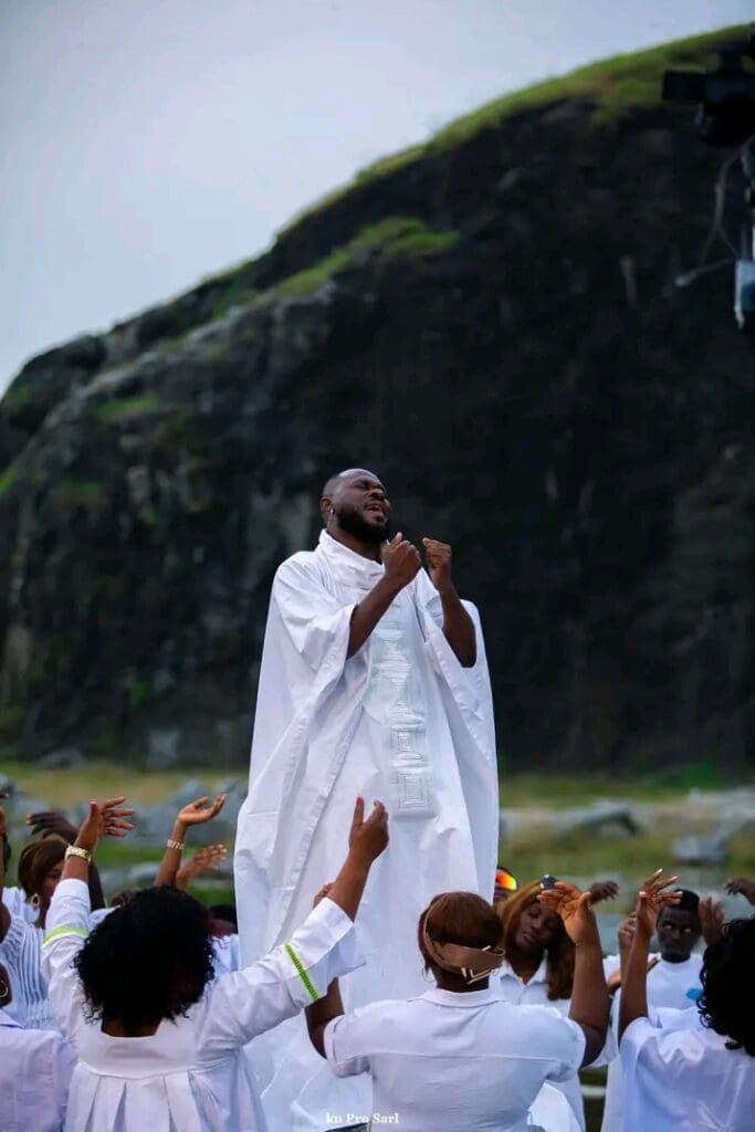 Arrivée du Pape Léon XIV au Cameroun : entre ferveur populaire et espoir, les people donnent de la voix