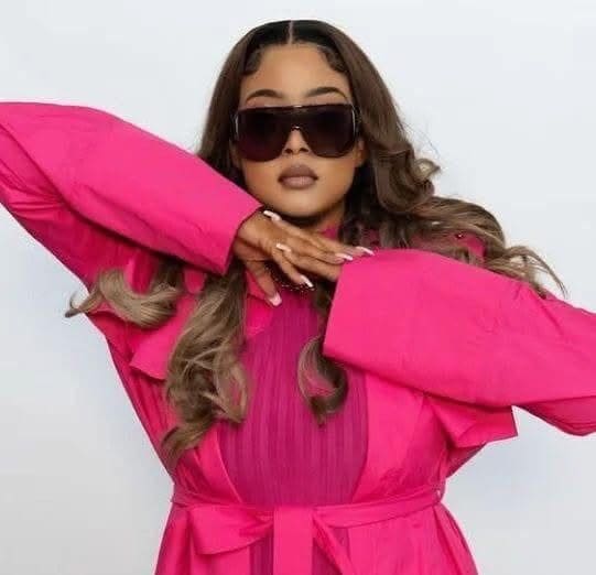 Brenda Biya annonce son retrait des réseaux sociaux après avoir manqué la réception du Pape Léon XIV