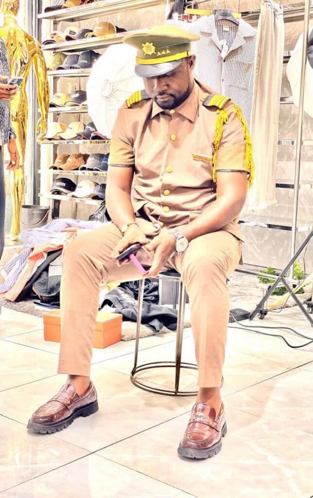 Dans la capitale du Cameroun Yaoundé, difficile de parler de taxi sans évoquer "Tchotcho de la Capitale". 