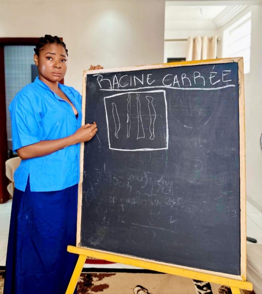 “On disait que je pleurais trop”, Kaprice Akamba raconte comment est né le personnage phénomène “Mme Mbarga”