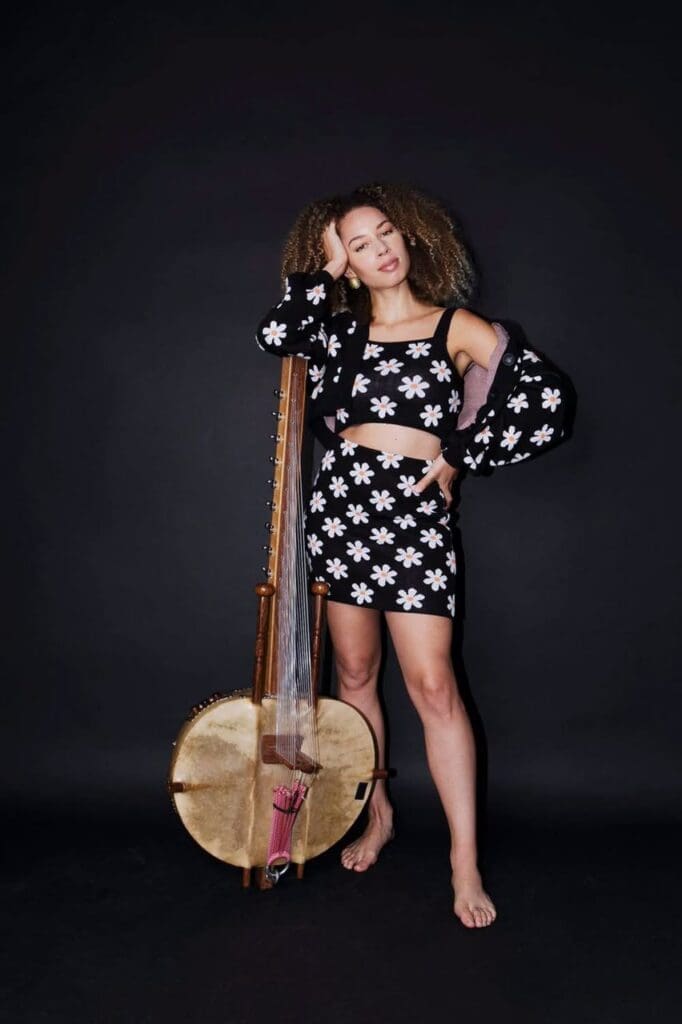 Lubiana et la Kora : l’histoire spirituelle derrière une connexion artistique