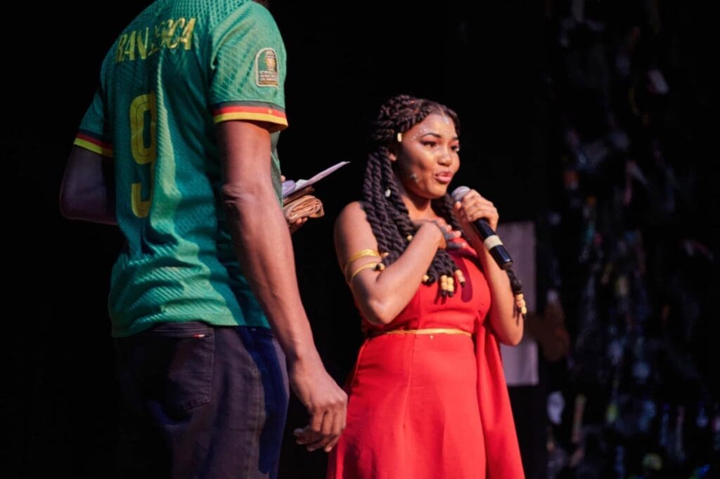 Ange Laure Tchuenkam, la nouvelle voix du théâtre camerounais 
