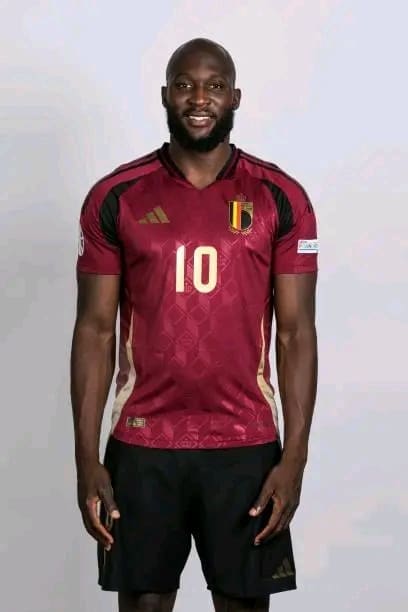 Donnant de sa voix dans un podcast ce 2 juin 2026, le footballeur d'origine congolaise Romelu Lukaku est revenu sur 