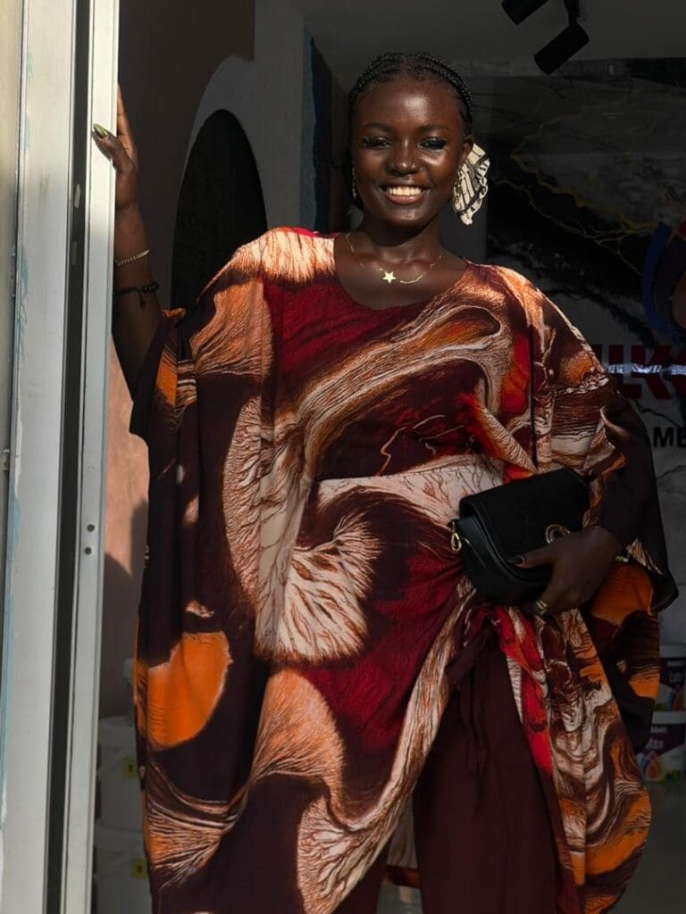 Richella Tchoffo, l'artiste plasticienne camerounaise qui peint son avenir aux couleurs de la persévérance