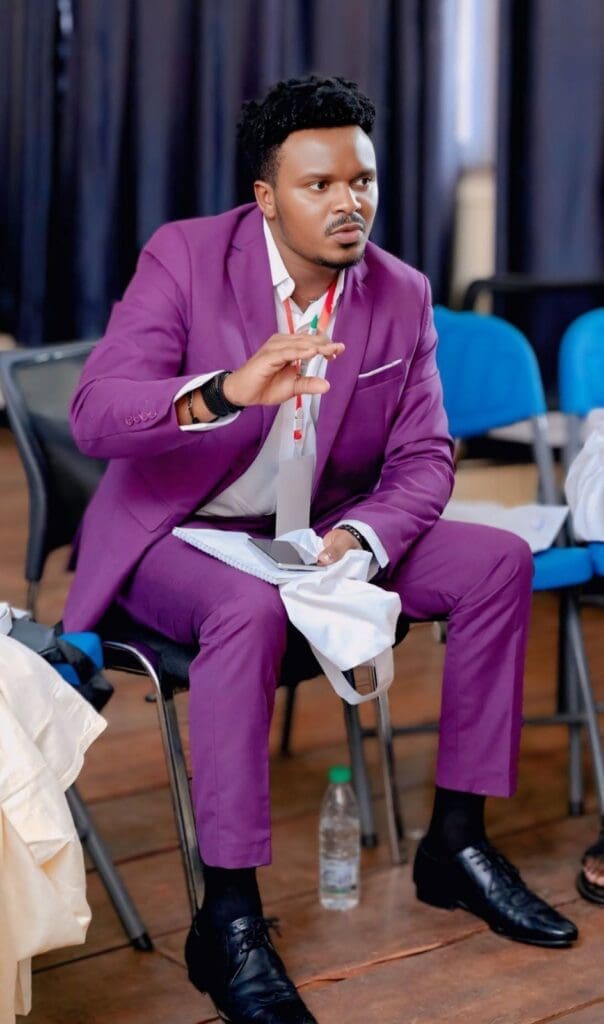 Champleins Nga Henou : le promoteur culturel camerounais qui veut bâtir un pont entre l’Afrique et l’Europe