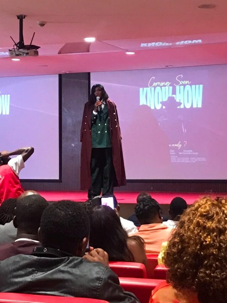 La salle de l’auditorium de l’hôtel Krystal Palace de Douala a servi de cadre, le 21 juin 2026, à la projection de Know-How, la toute première web-série produite par Julie Chegueu