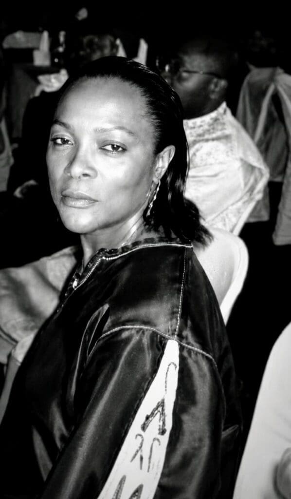 Elle quitte la banque pour les médias avant d’y revenir sans regrets : le récit de Christiane Mbialeu Wafo