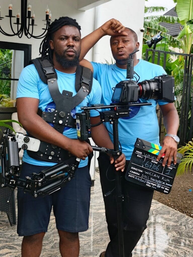 Simon William Kum estime que cette stratégie ne suffit pas à garantir la survie du cinéma indépendant au Cameroun. Dans une 