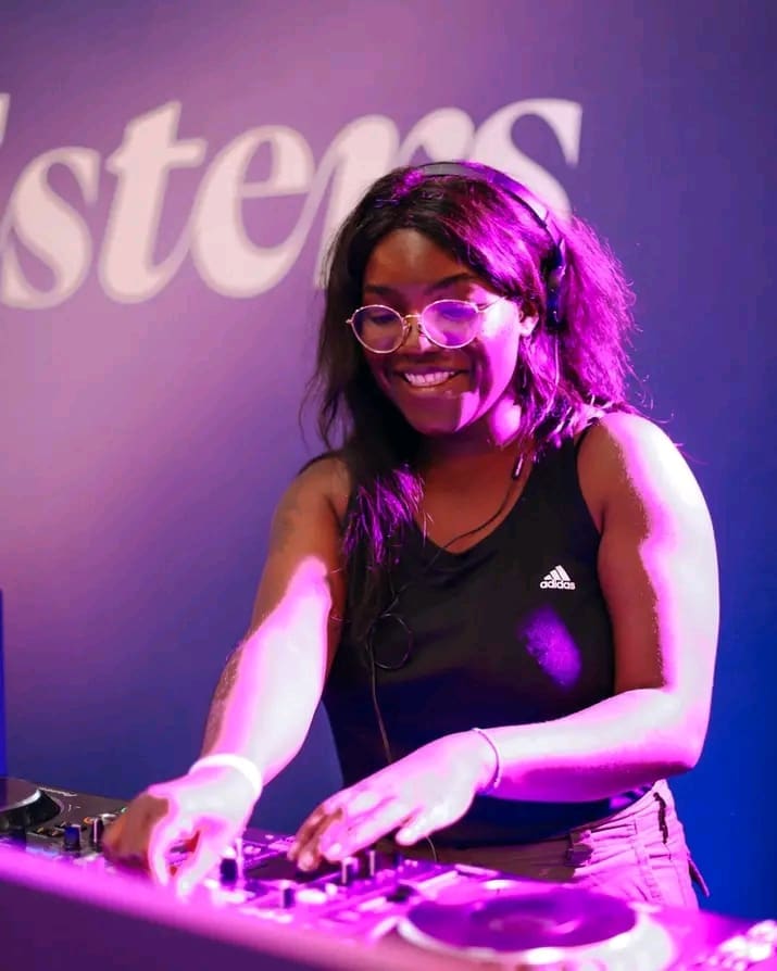 Tatyana Jane : de Douala à Paris, la Camerounaise qui conquiert les sommets de l’électro mondiale 