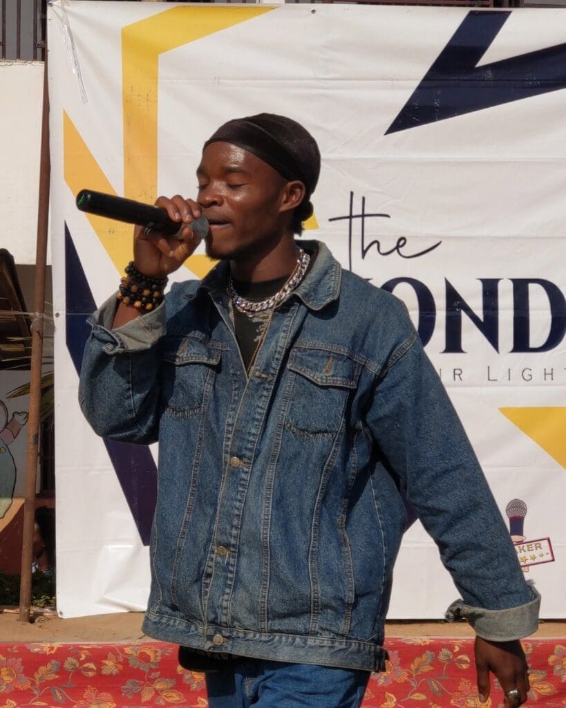 Ongon's-237 raconte l'envers de son parcours d'artiste