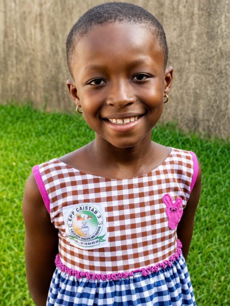 À seulement 10 ans, Tracy Kadjané écrit déjà l'histoire : la plus jeune auteure de Côte d'Ivoire inspire toute une génération